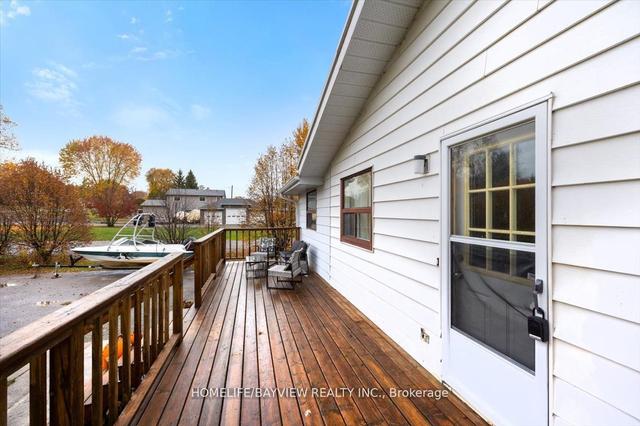 206 Lakeshore Dr E, House detached with 3 bedrooms, 1 bathrooms and 6 parking in Kawartha Lakes ON | Image 35