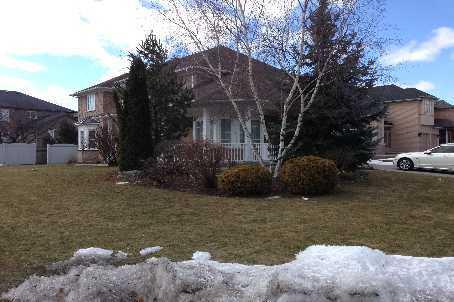 97 Song Bird Dr, House detached with 4 bedrooms, 4 bathrooms and 6 parking in Markham ON | Image 2