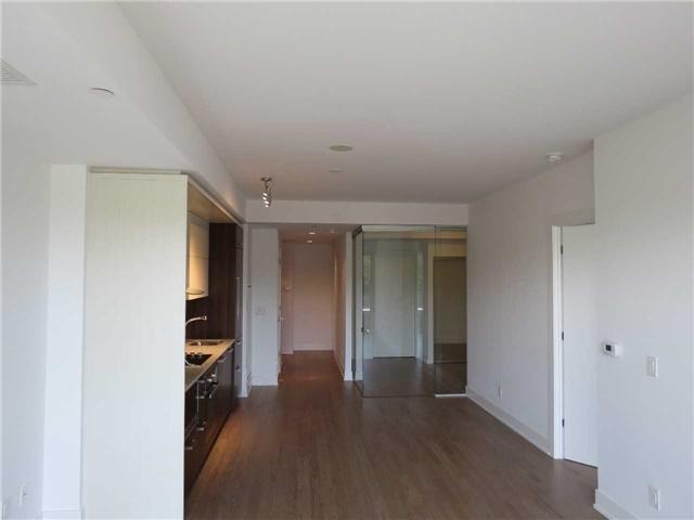 405 - 3018 Yonge St, Condo with 2 bedrooms, 2 bathrooms and 1 parking in Toronto ON | Image 5