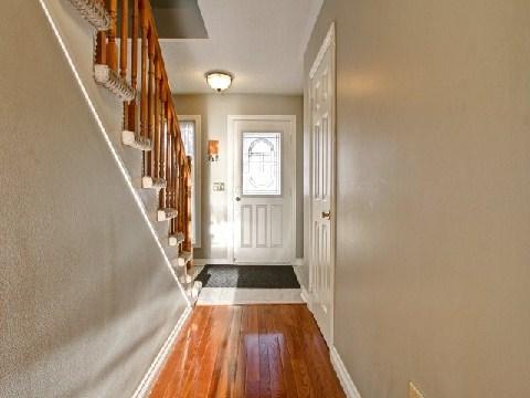 18 Heathcliffe Sq, Townhouse with 3 bedrooms, 3 bathrooms and 1 parking in Brampton ON | Image 3