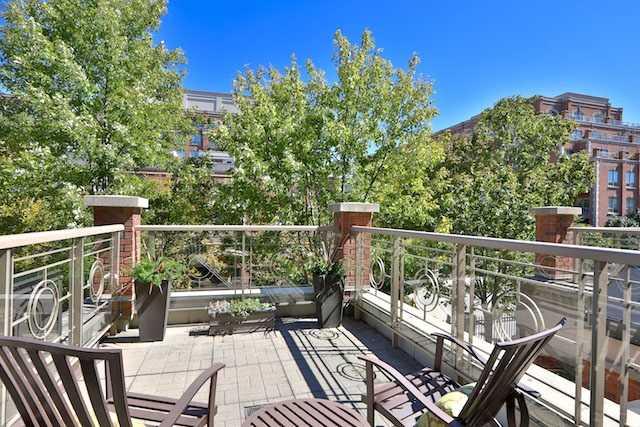th9 - 20 Burkebrook Pl, Townhouse with 3 bedrooms, 3 bathrooms and 2 parking in Toronto ON | Image 9