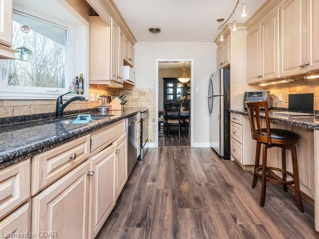 10588 Eighth Line, House detached with 3 bedrooms, 2 bathrooms and 12 parking in Halton Hills ON | Image 11