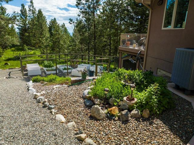 200 Sasquatch Trail, House detached with 3 bedrooms, 2 bathrooms and 4 parking in Okanagan Similkameen A BC | Image 42