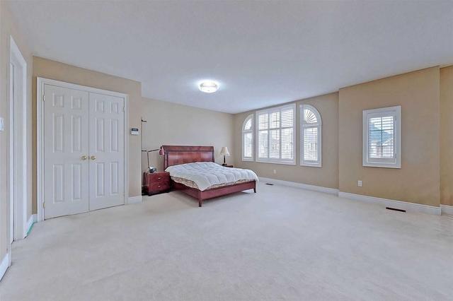 18 Roberson Dr, House detached with 5 bedrooms, 7 bathrooms and 6 parking in Ajax ON | Image 11
