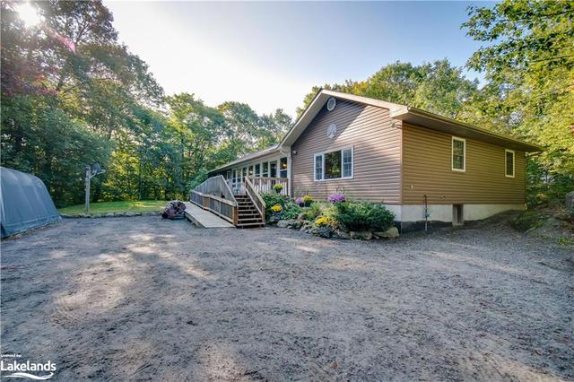 1255 Falkenburg Road, House detached with 3 bedrooms, 2 bathrooms and 20 parking in Muskoka Lakes ON | Image 32