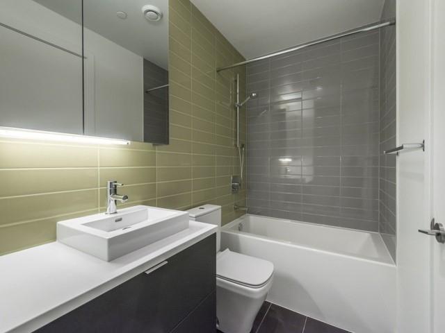 512 - 170 Bayview Ave, Condo with 1 bedrooms, 1 bathrooms and null parking in Toronto ON | Image 15