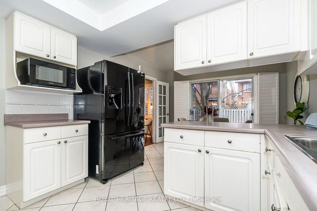 910 Mountcastle Cres, House detached with 3 bedrooms, 2 bathrooms and 6 parking in Pickering ON | Image 17