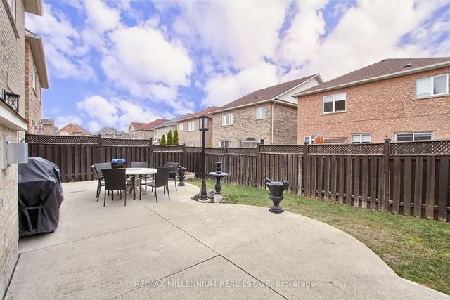 10 Royal Springs Cres, House detached with 4 bedrooms, 4 bathrooms and 6 parking in Brampton ON | Image 32