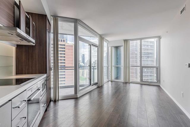 2012 - 45 Charles St E, Condo with 2 bedrooms, 2 bathrooms and 1 parking in Toronto ON | Image 18