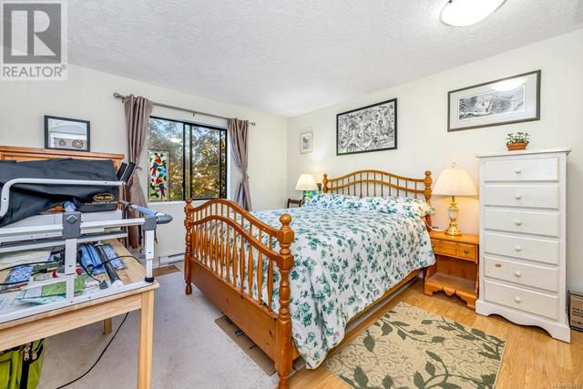 203 - 940 Inverness Rd, Condo with 2 bedrooms, 2 bathrooms and 1 parking in Saanich BC | Image 12