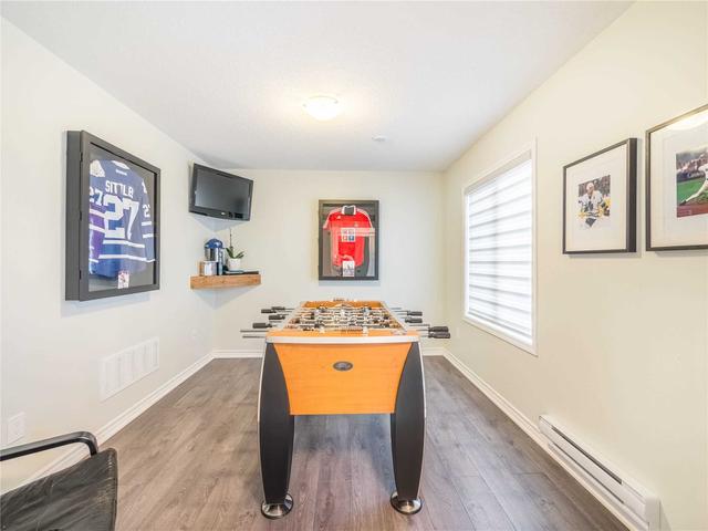 28 Metro Cres, House attached with 3 bedrooms, 3 bathrooms and 4 parking in Brampton ON | Image 37