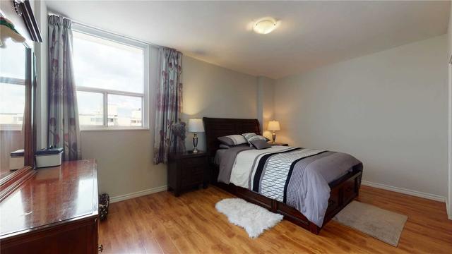 ph04 - 5 Massey Sq, Condo with 2 bedrooms, 1 bathrooms and 0 parking in Toronto ON | Image 7