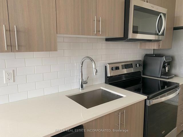 701 - 10 Wilby Cres, Condo with 3 bedrooms, 2 bathrooms and 1 parking in Toronto ON | Image 17