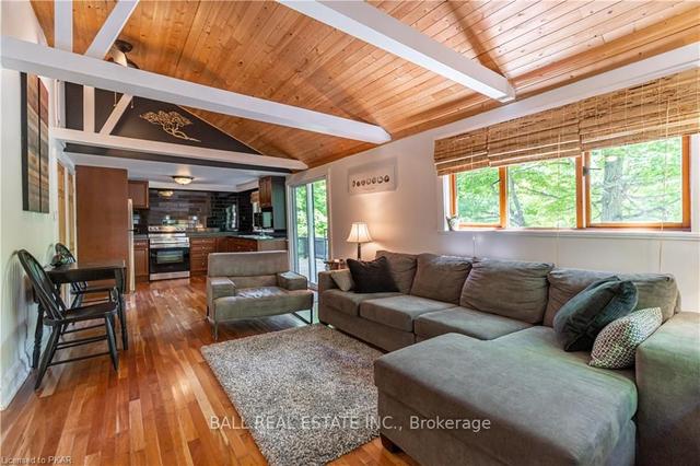 8 Fire Route 27, House detached with 2 bedrooms, 1 bathrooms and 4 parking in Trent Lakes ON | Image 2