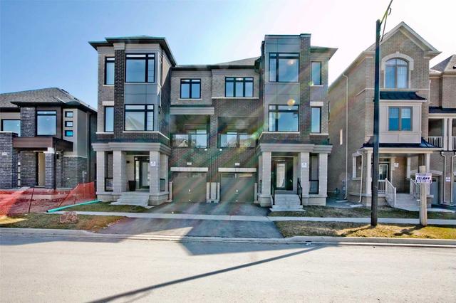 11 Mallery St, House semidetached with 5 bedrooms, 4 bathrooms and 2 parking in Richmond Hill ON | Image 1