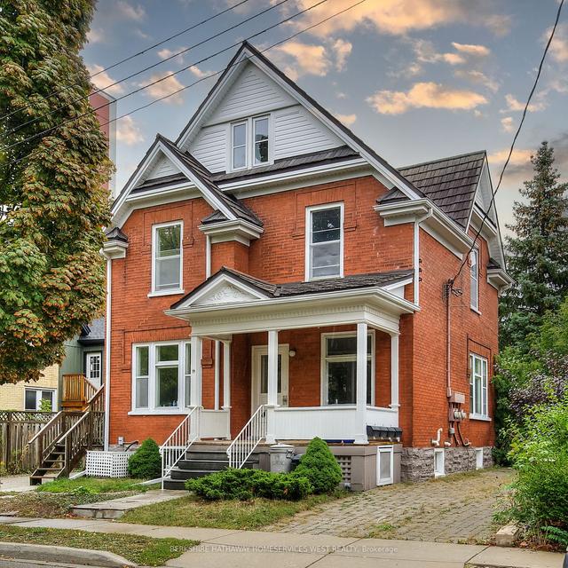 19 Clarence Pl, House detached with 4 bedrooms, 4 bathrooms and 5 parking in Kitchener ON | Image 1