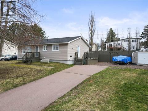 628 Guy Ave, House detached with 3 bedrooms, 2 bathrooms and null parking in Dieppe NB | Card Image