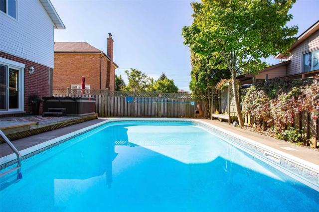43 Niska Dr, House detached with 3 bedrooms, 3 bathrooms and 4 parking in Hamilton ON | Image 20