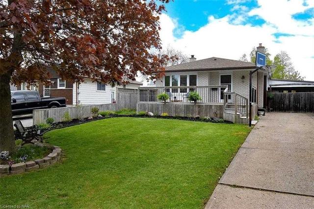 26 Huntley Cres, House detached with 3 bedrooms, 2 bathrooms and 5 parking in St. Catharines ON | Image 1