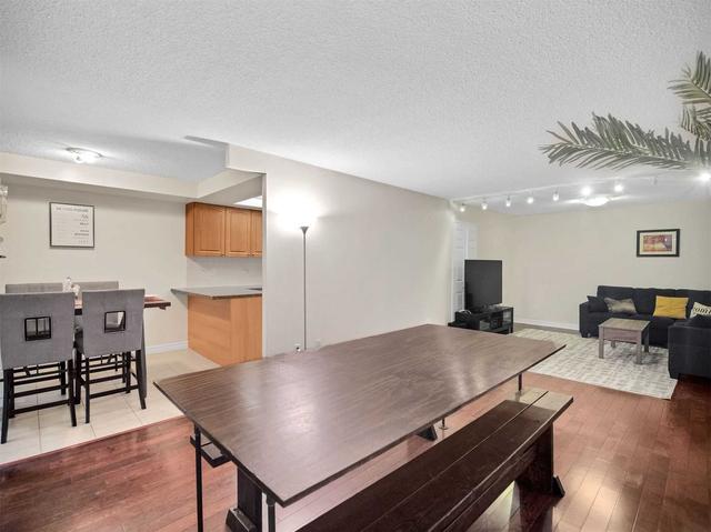 409 - 211 St Patrick St, Condo with 3 bedrooms, 2 bathrooms and 1 parking in Toronto ON | Image 2