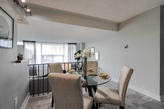 1105 - 10 Parkway Forest Dr, Condo with 2 bedrooms, 1 bathrooms and 1 parking in Toronto ON | Image 2