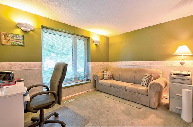 688 Down Cres, House detached with 3 bedrooms, 2 bathrooms and 5 parking in Oshawa ON | Image 6