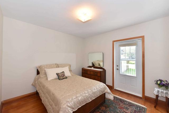 192 Chadburn St, House detached with 3 bedrooms, 2 bathrooms and 5 parking in Oshawa ON | Image 6