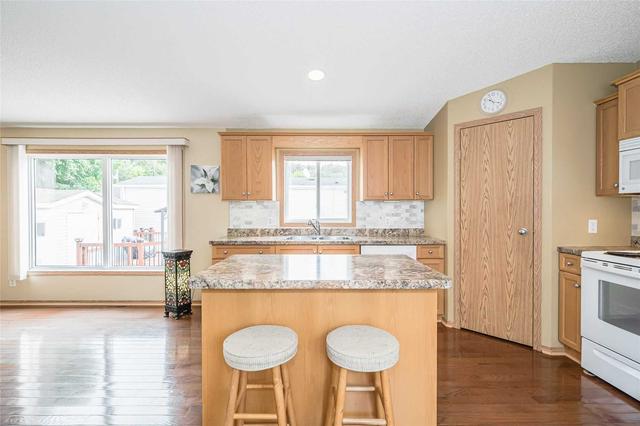 29 Olympia Ave, Condo with 2 bedrooms, 2 bathrooms and 3 parking in Puslinch ON | Image 13