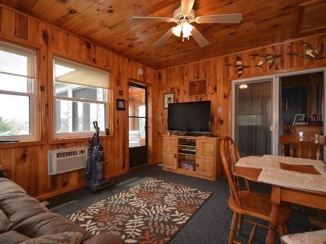 1001 Mcrae Hay Lake Rd, House detached with 3 bedrooms, 2 bathrooms and 20 parking in South Algonquin ON | Image 2
