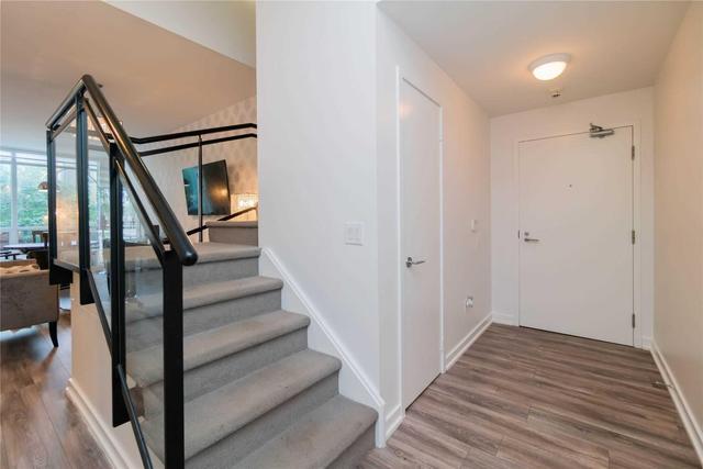Th05 - 33 Singer Crt, Townhouse with 2 bedrooms, 3 bathrooms and 1 parking in Toronto ON | Image 3