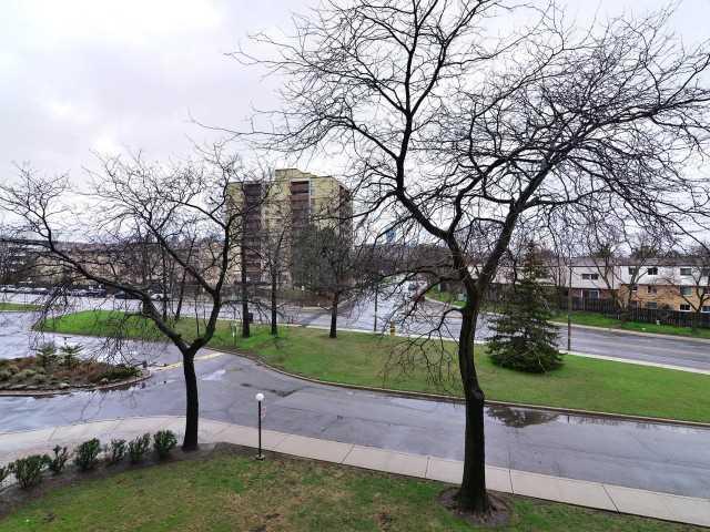 306 - 3120 Kirwin Ave, Condo with 2 bedrooms, 1 bathrooms and 1 parking in Mississauga ON | Image 11