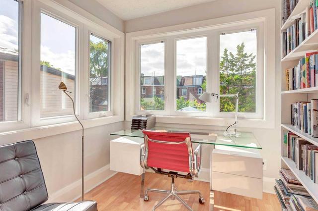 452 Crawford St, House semidetached with 3 bedrooms, 2 bathrooms and 1 parking in Toronto ON | Image 12