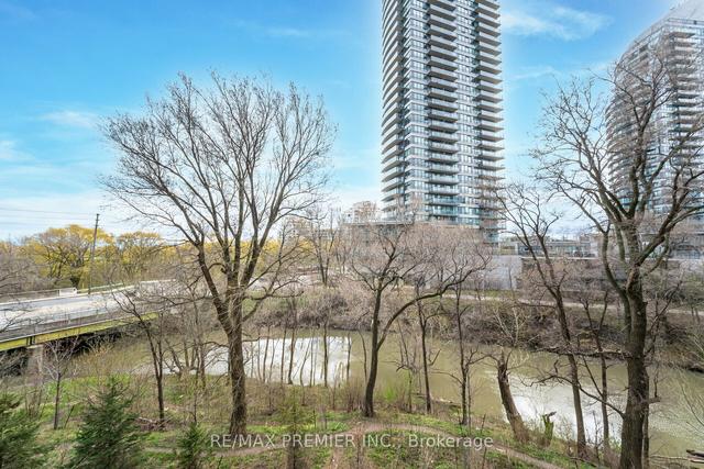 303 - 2212 Lake Shore Blvd W, Condo with 2 bedrooms, 2 bathrooms and 1 parking in Toronto ON | Image 10