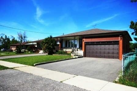 29 Endicott Ave, House detached with 3 bedrooms, 2 bathrooms and 4 parking in Toronto ON | Image 2