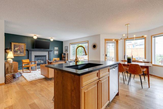 65 Westpoint Gardens Sw, House detached with 4 bedrooms, 3 bathrooms and 4 parking in Calgary AB | Image 7