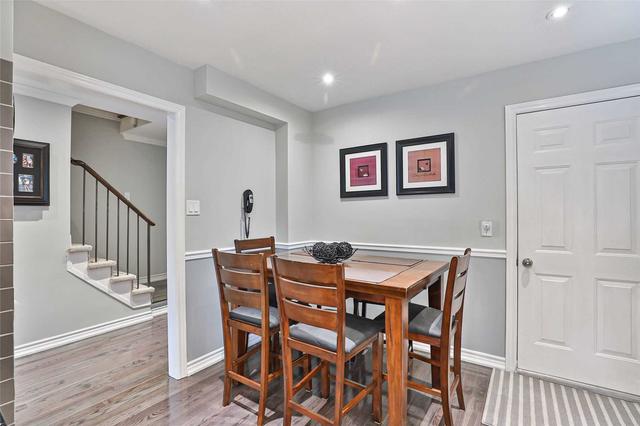 10 Grandhall Crt, House detached with 3 bedrooms, 3 bathrooms and 4 parking in Toronto ON | Image 4
