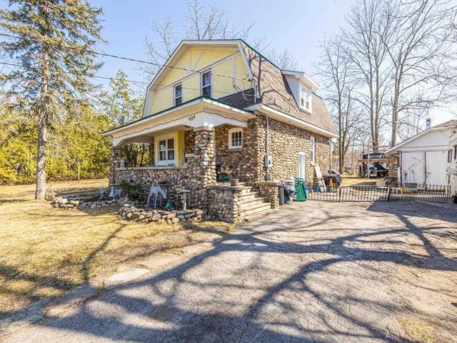909 Lake Dr E, House detached with 3 bedrooms, 2 bathrooms and 5 parking in Georgina ON | Image 25