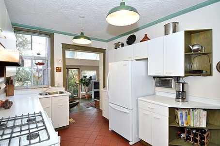 81 Withrow Ave, House detached with 5 bedrooms, 3 bathrooms and 1 parking in Toronto ON | Image 9
