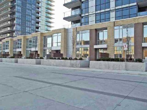 th8 - 19 Singer Crt, Townhouse with 3 bedrooms, 3 bathrooms and 1 parking in Toronto ON | Image 1