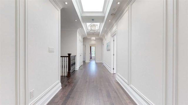 18 Ridgevale Dr, House detached with 5 bedrooms, 6 bathrooms and 6 parking in Toronto ON | Image 13