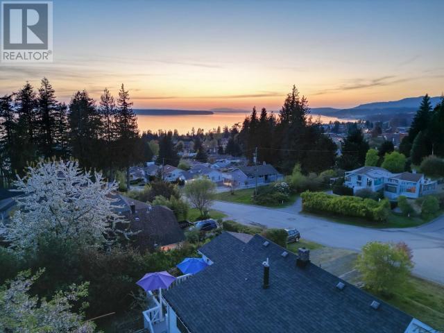 7160 Jordan Street, House detached with 3 bedrooms, 2 bathrooms and 1 parking in Powell River BC | Image 3