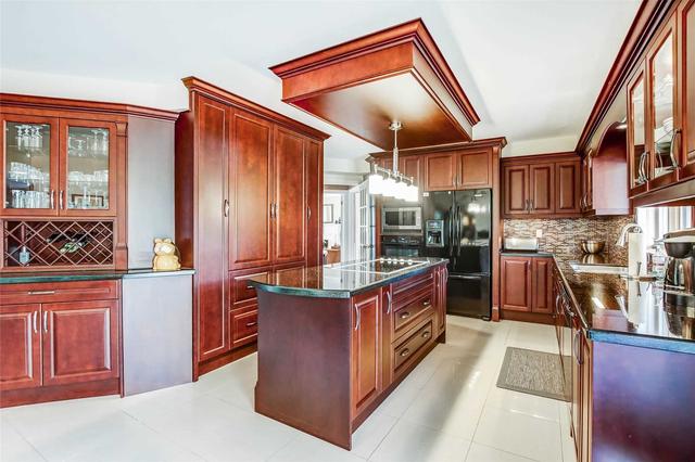 6 Ostrander Blvd, House detached with 4 bedrooms, 4 bathrooms and 11 parking in Brampton ON | Image 4