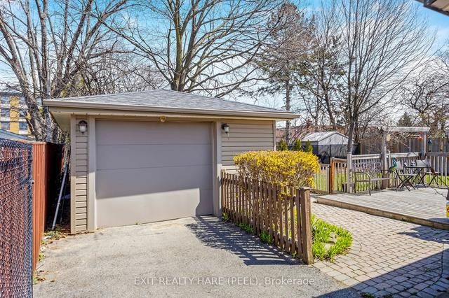24 Hadrina St, House detached with 2 bedrooms, 2 bathrooms and 5 parking in Brampton ON | Image 21