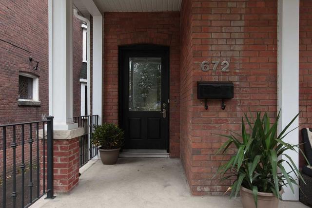 a - 672 Huron St, House detached with 4 bedrooms, 4 bathrooms and 1 parking in Toronto ON | Image 12