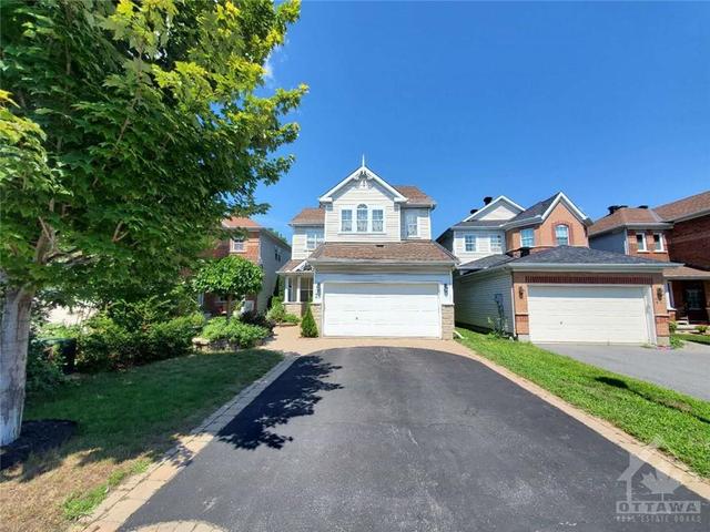 38 Insmill Crescent, House detached with 4 bedrooms, 3 bathrooms and 4 parking in Ottawa ON | Card Image