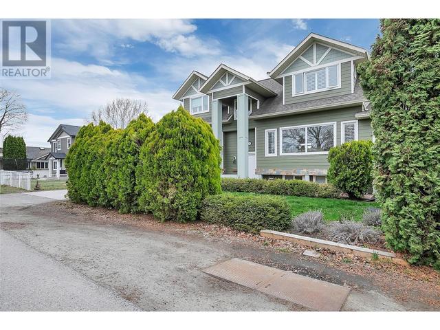 785 Birch Avenue, House detached with 7 bedrooms, 4 bathrooms and 7 parking in Kelowna BC | Image 56