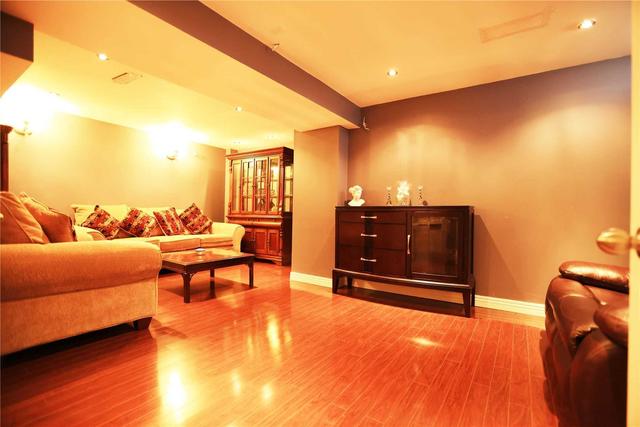 3 Turnberry Cres, House detached with 5 bedrooms, 4 bathrooms and 4 parking in Markham ON | Image 10