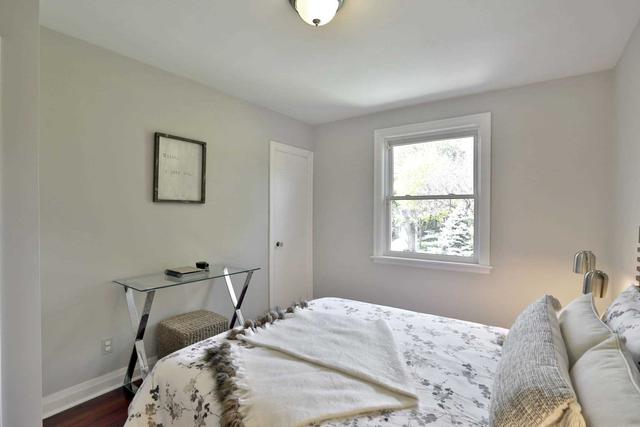 27 Park Ave E, House detached with 2 bedrooms, 2 bathrooms and 3 parking in Burlington ON | Image 13