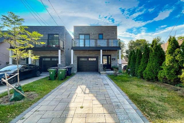 574b Pharmacy Ave, House detached with 3 bedrooms, 4 bathrooms and 2 parking in Toronto ON | Image 1