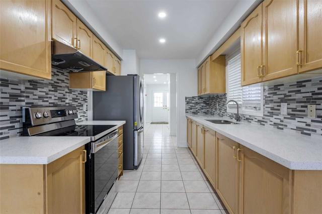 27 Loons Call Cres, House detached with 3 bedrooms, 3 bathrooms and 3 parking in Brampton ON | Image 7
